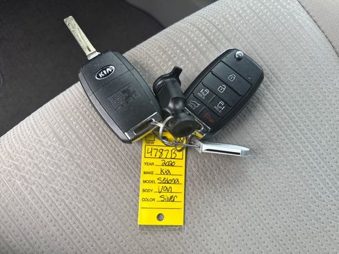 Used 2020 Kia Sedona LX image 27
