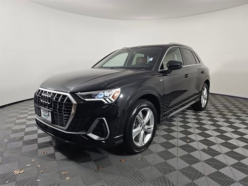 Used 2020 Audi Q3 2.0T Premium Plus w/ Premium Plus Package image 3