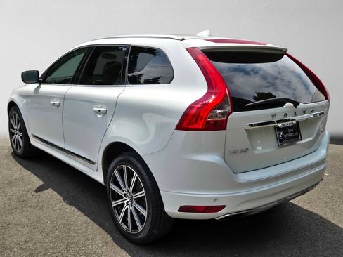 Used 2016 Volvo XC60 T5 Premier w/ Proximity Package FWD image 5