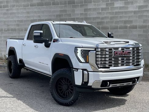 Used 2024 GMC Sierra 3500 Denali w/ Denali Reserve Package AWD/4WD image 1