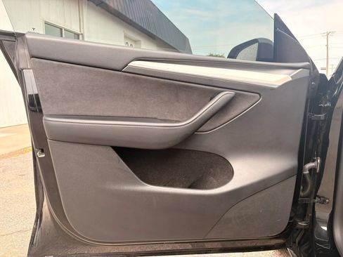 Used 2023 Tesla Model Y Performance AWD/4WD image 16