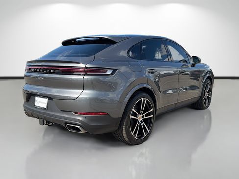 Used 2025 Porsche Cayenne Coupe image 3