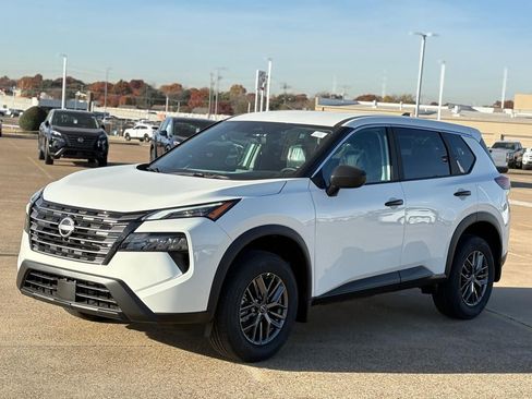 New 2026 Nissan Rogue SV image 5