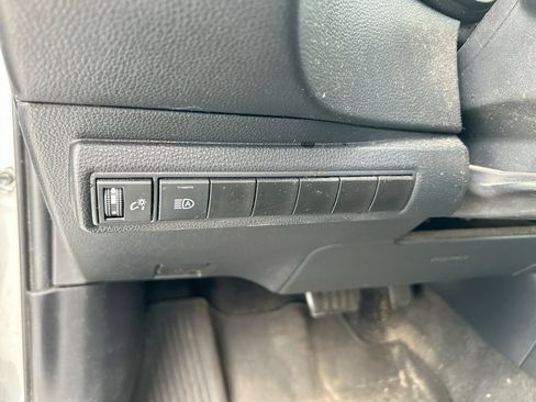 Used 2024 Toyota Corolla LE FWD image 13