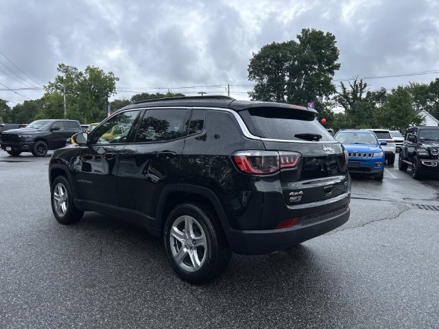 Used 2023 Jeep Compass Latitude AWD/4WD image 5