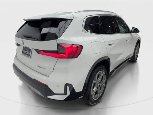 Used 2025 BMW X1 xDrive28i AWD/4WD image 12
