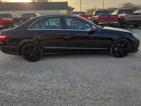 Used 2010 Mercedes-Benz E 350 4MATIC Sedan image 4