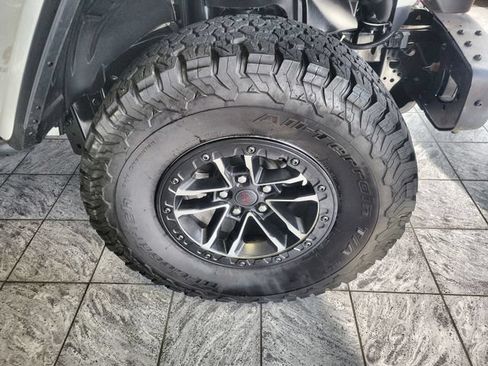 Used 2024 Jeep Wrangler Unlimited Rubicon AWD/4WD image 10