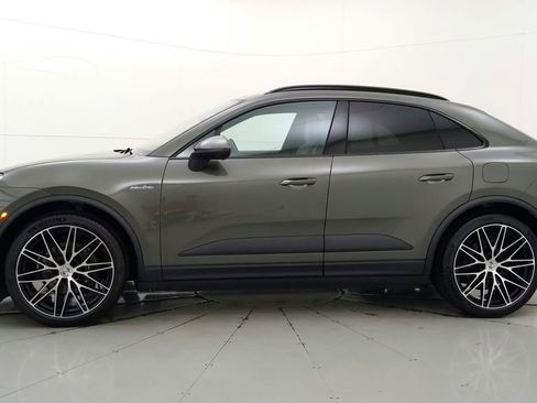 Used 2024 Porsche Macan 4 Electric image 2