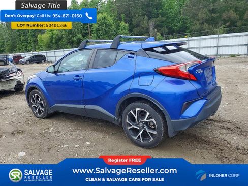 Used 2022 Toyota C-HR XLE FWD image 3