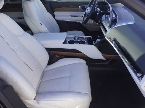 Used 2026 Cadillac Vistiq Luxury image 23