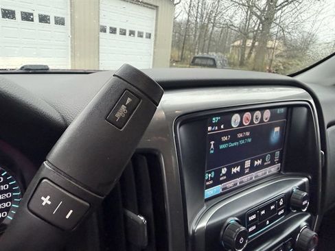 Used 2018 Chevrolet Silverado 1500 LT w/ All Star Edition image 27