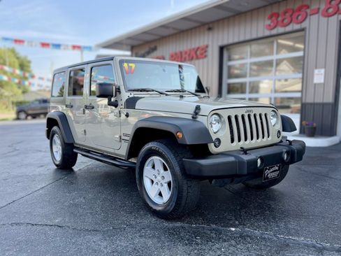 Used 2017 Jeep Wrangler Unlimited Sport w/ Quick Order Package 24S AWD/4WD image 2