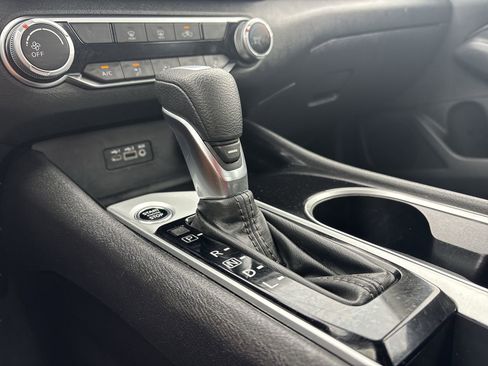 Used 2024 Nissan Altima 2.5 SV FWD image 23