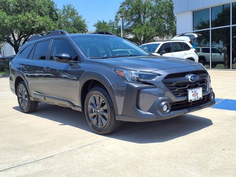 Certified 2025 Subaru Outback Onyx Edition AWD/4WD image 2