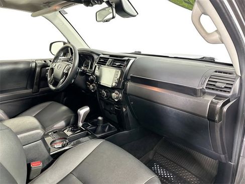 Used 2020 Toyota 4Runner TRD Off-Road Premium image 29
