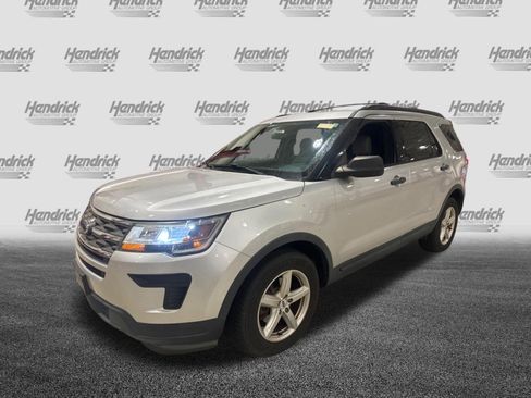 Used 2018 Ford Explorer FWD image 2