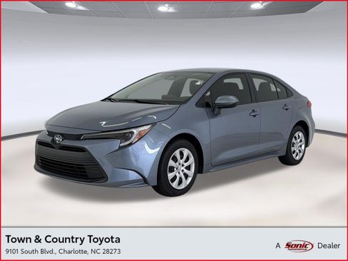 Used 2025 Toyota Corolla LE FWD image 1