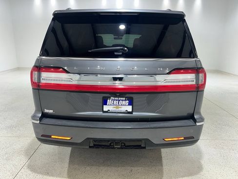 Used 2021 Lincoln Navigator L Reserve RWD image 4
