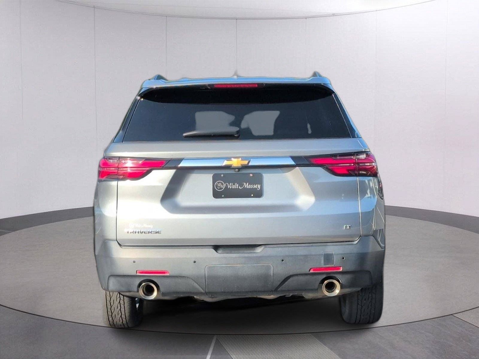 Used 2023 Chevrolet Traverse LT FWD image 4