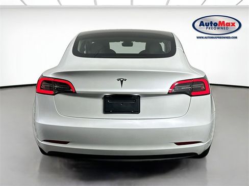 Used 2023 Tesla Model 3 Standard Range image 8