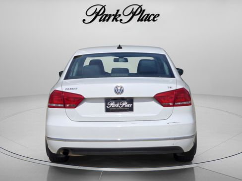 Used 2015 Volkswagen Passat 1.8T Limited Edition FWD image 4