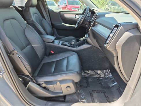 Used 2020 Volvo XC40 T5 Momentum AWD/4WD image 21