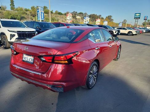 Used 2023 Nissan Altima 2.5 SV image 8