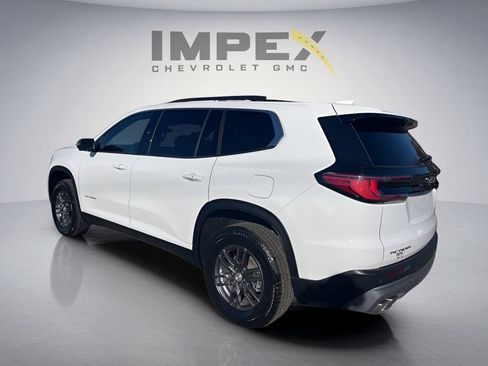 Used 2025 GMC Acadia Elevation FWD image 3