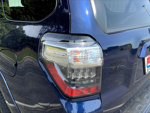 Used 2020 Toyota 4Runner SR5 Premium image 28