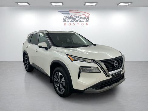 Used 2022 Nissan Rogue SV w/ SV Premium Package AWD/4WD image 3