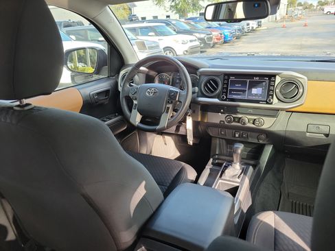 Used 2020 Toyota Tacoma SR5 image 13