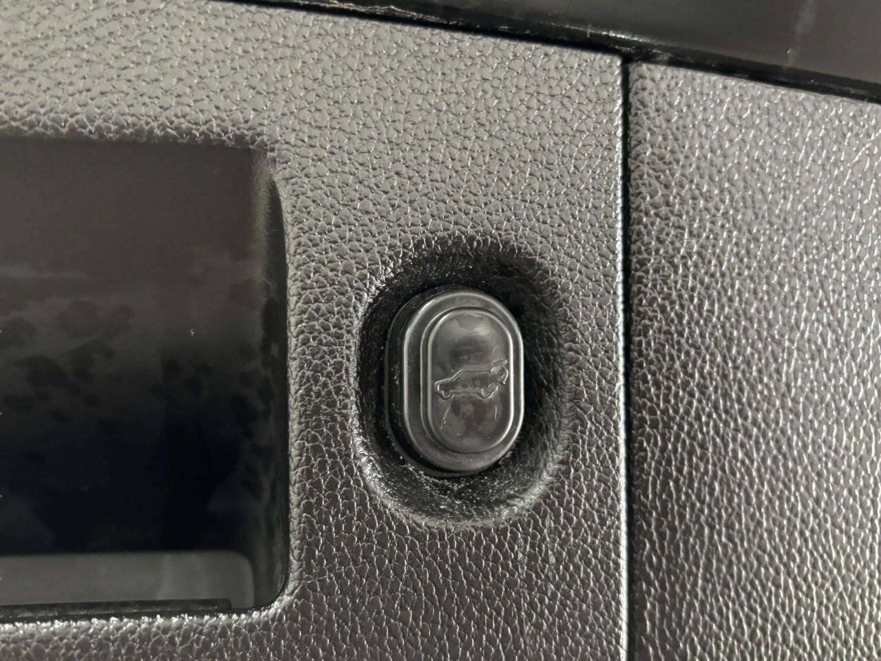 Used 2019 GMC Yukon XL Denali w/ Open Road Package AWD/4WD image 7