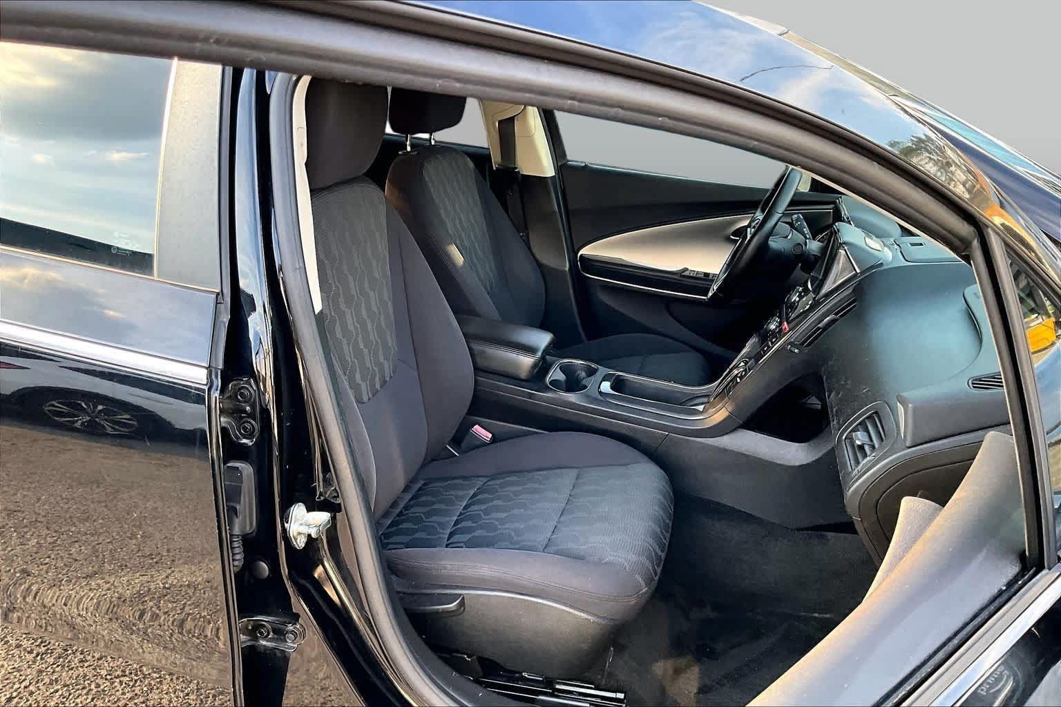 Used 2014 Chevrolet Volt w/ Enhanced Safety Package 2 FWD image 9
