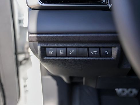 Used 2025 Toyota Camry XSE image 15