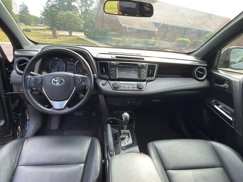 Used 2016 Toyota RAV4 SE FWD image 14