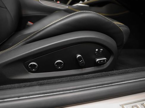 Used 2018 Ferrari GTC4Lusso image 22