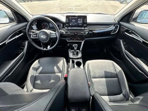 Used 2021 Kia Seltos EX image 28