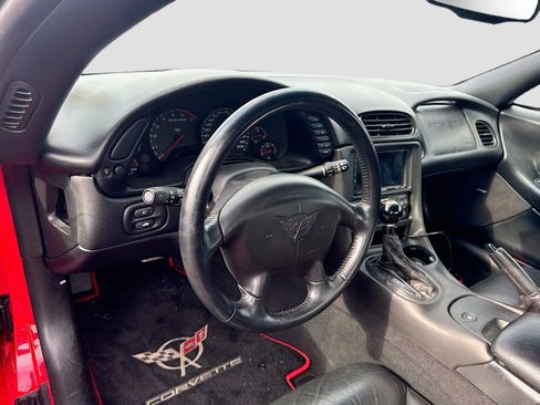 Used 1998 Chevrolet Corvette Coupe w/ Memory Pkg RWD image 9