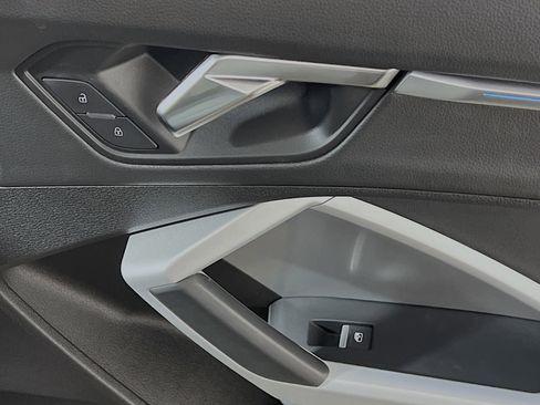 Used 2023 Audi Q3 2.0T Premium Plus w/ Premium Plus Package image 32