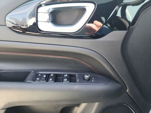 New 2026 Jeep Compass Trailhawk AWD/4WD image 18