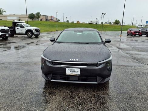Used 2025 Kia K4 EX FWD image 47