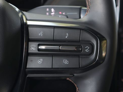 Used 2026 GMC Yukon AT4 AWD/4WD image 21
