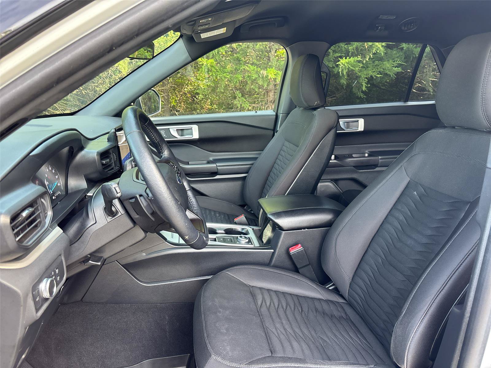 Used 2020 Ford Explorer XLT w/ Comfort Package AWD/4WD image 19