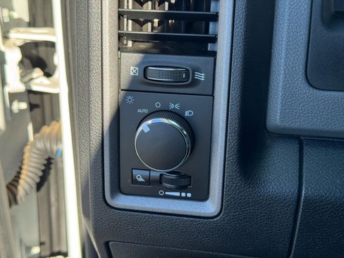 Used 2018 RAM 2500 Tradesman w/ Chrome Appearance Group image 19