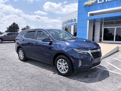 Used 2022 Chevrolet Equinox LT AWD/4WD image 2