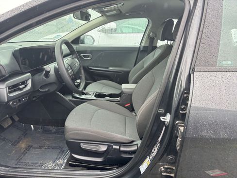 Used 2025 Kia K4 FWD image 25