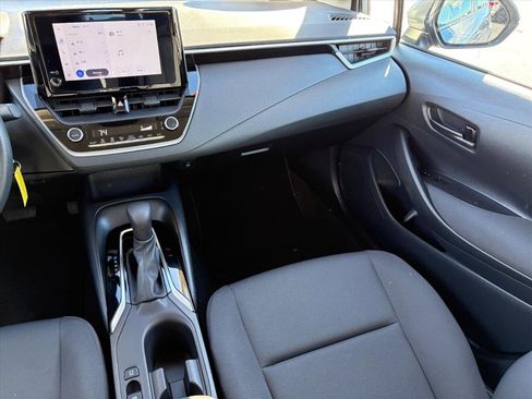Used 2023 Toyota Corolla LE image 5