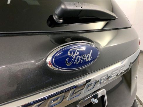 Used 2018 Ford Explorer XLT AWD/4WD image 29