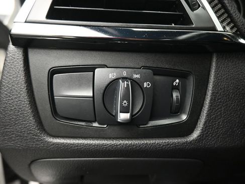 Used 2017 BMW M4 Convertible image 26